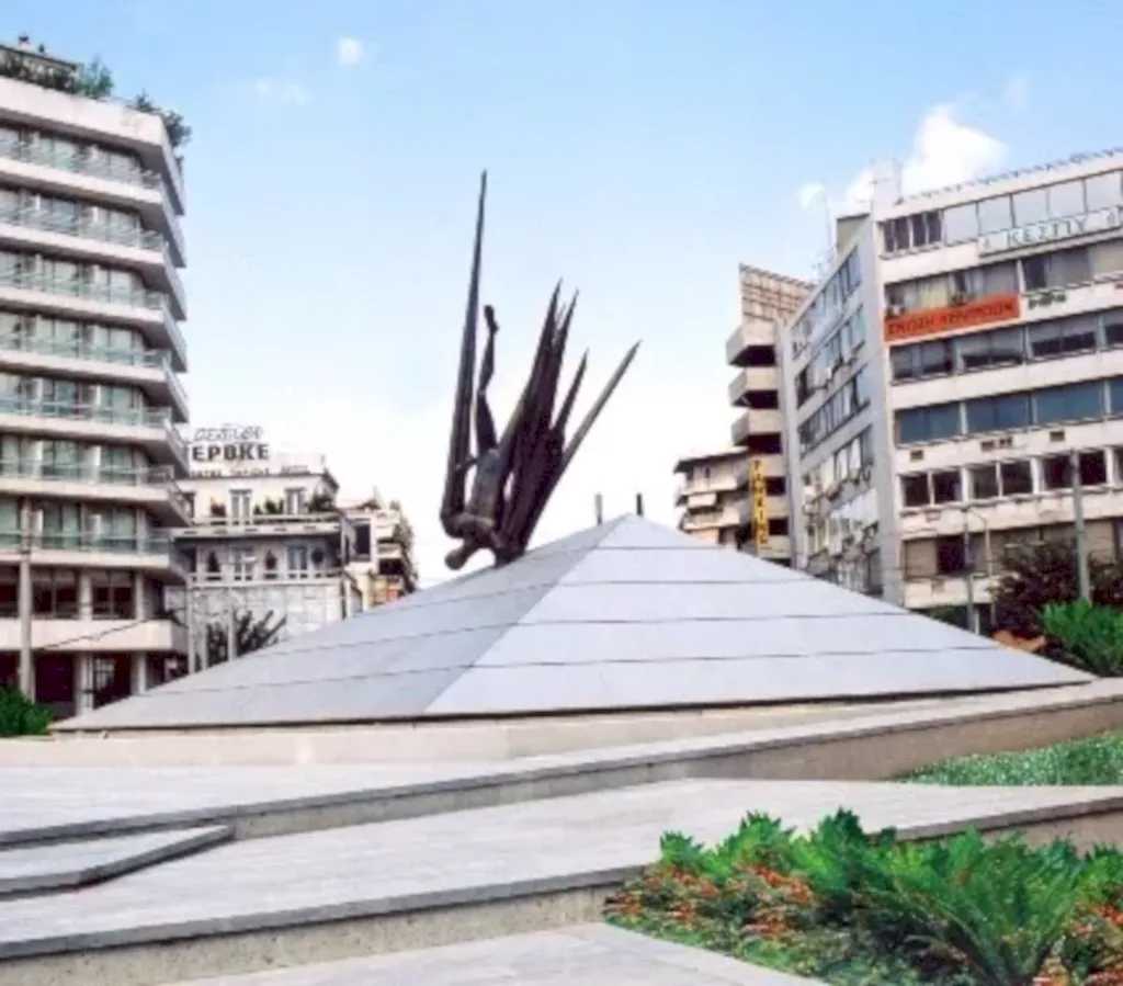 Ε.Α.Α.Α.: Επιμνημόσυνη Δέηση Υπέρ Πεσόντων Αεροπόρων στην Πλατεία Καραϊσκάκη